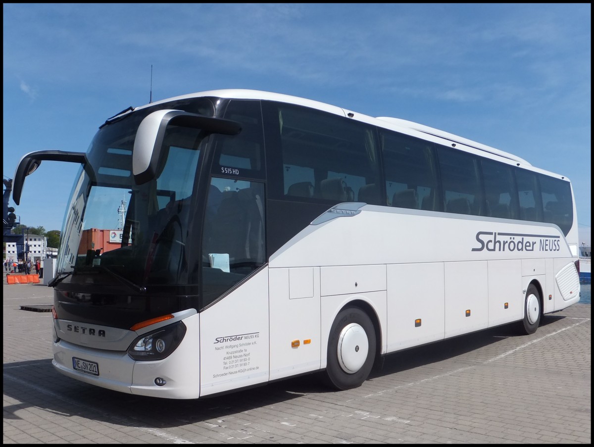 Setra 515 HD von Schr�der Neuss aus Deutschland im Stadthafen Sassnitz.