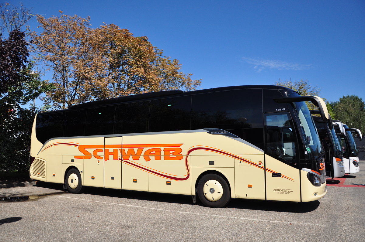 Setra 515 HD von SCHWAB Reisen aus �sterreich in Krems gesehen.