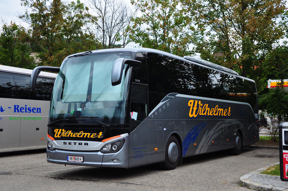 Setra 515 HD von Wilhelmer Reisen-Reiseb�ro aus �sterreich in Krems gesehen.