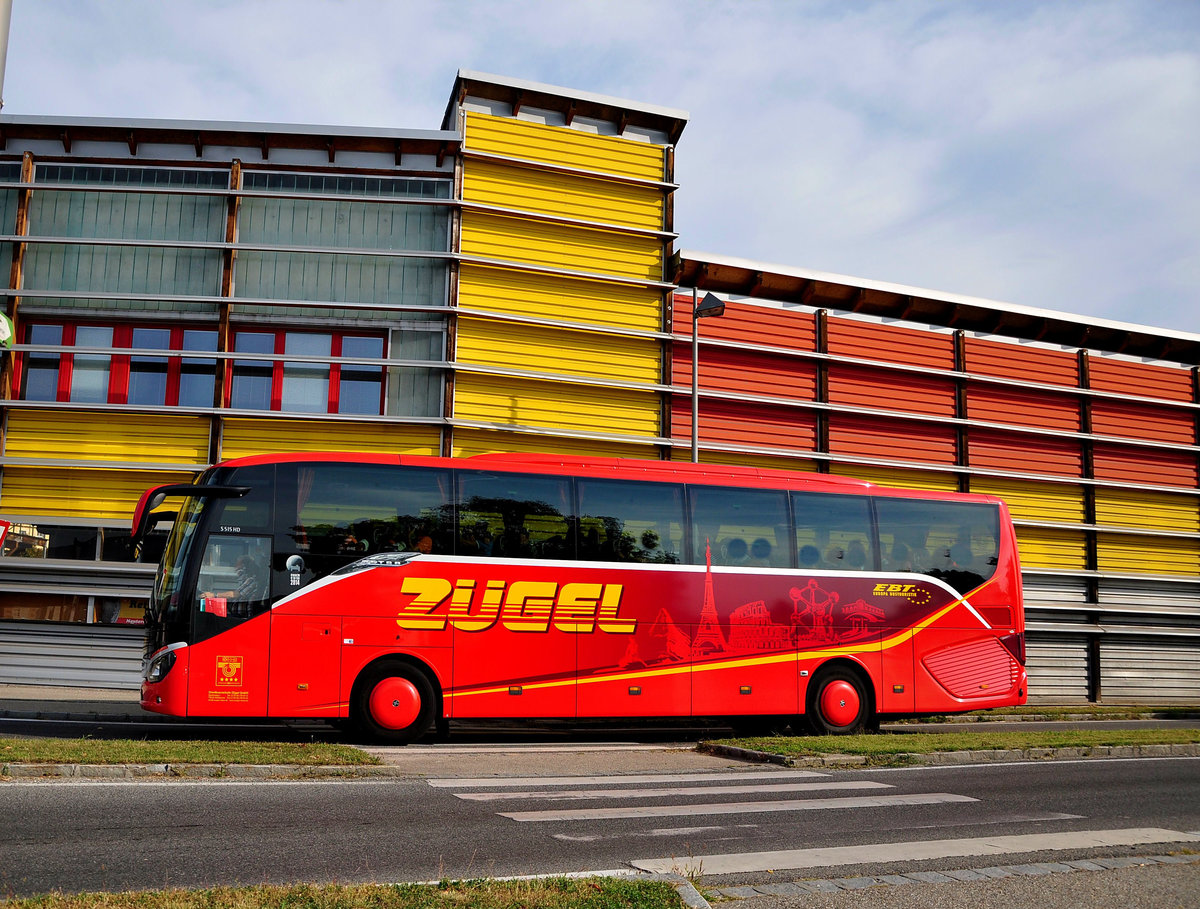 Setra 515 HD von Z�gel Reisen aus der BRD in Krems gesehen.