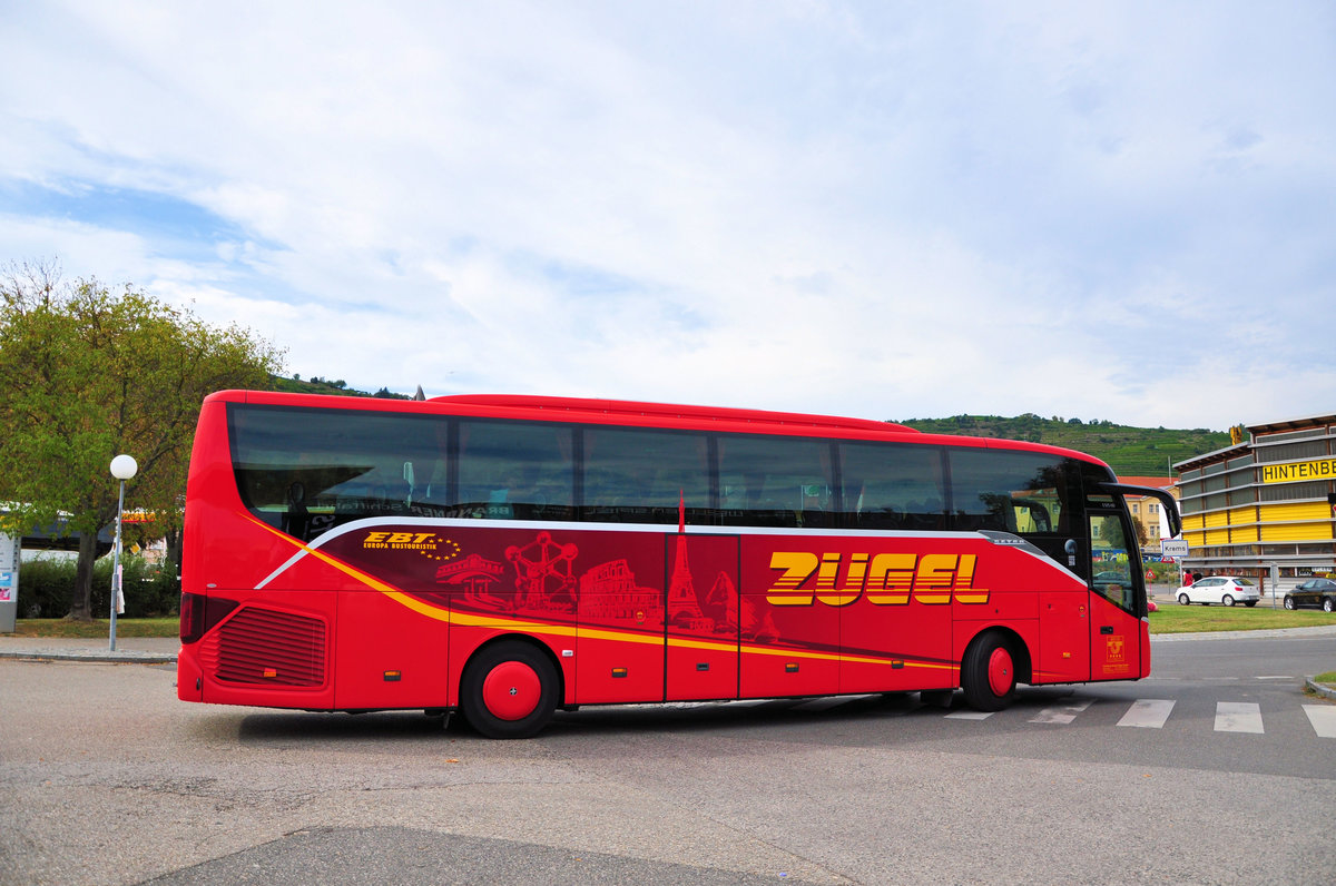 Setra 515 HD von Z�gel Reisen aus der BRD in Krems gesehen.
