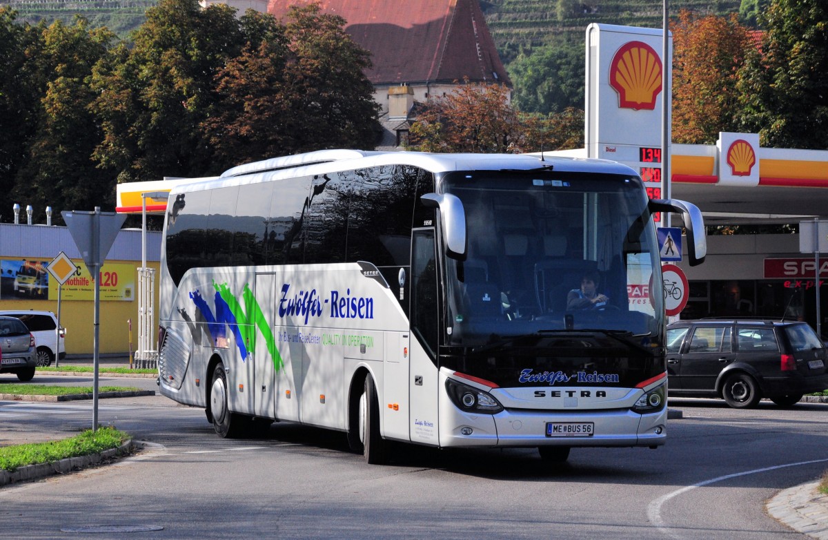 Setra 515 HD von Zw�lfer Busreisen aus �sterreich am 2.10.2014 in Krems.