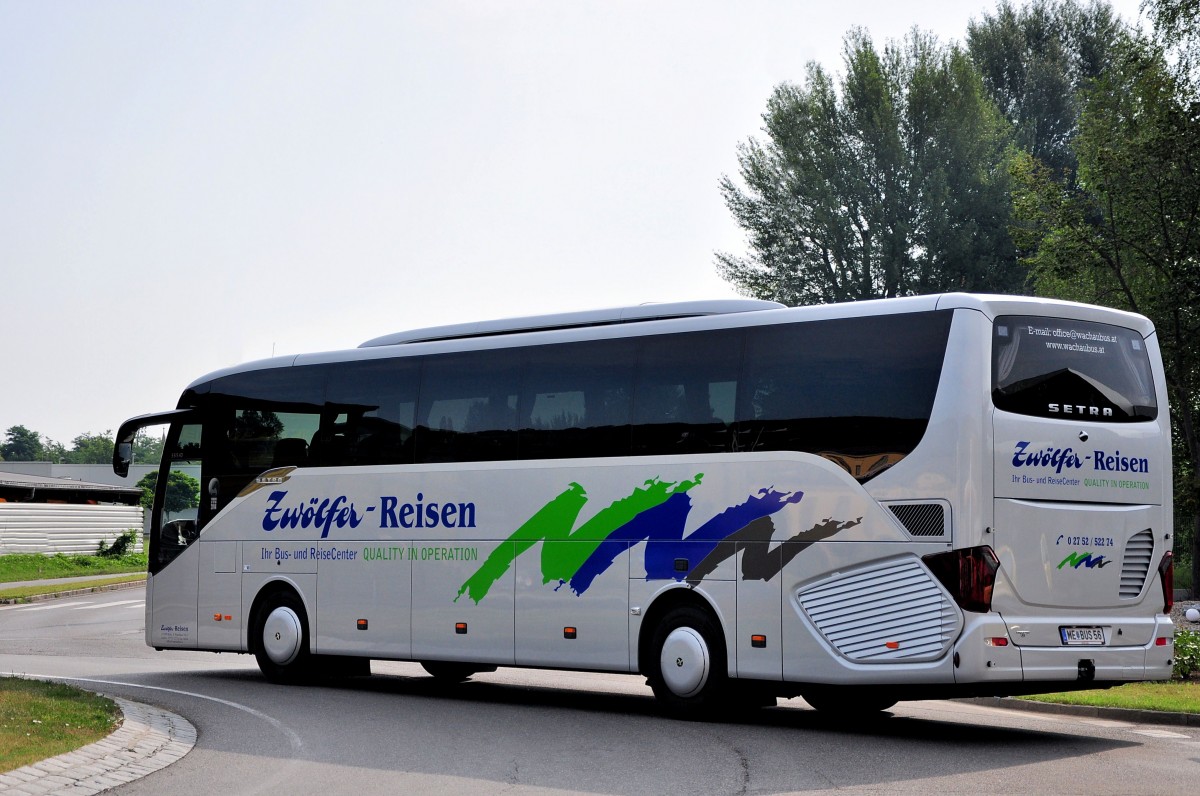 Setra 515 HD von Zw�lfer Reisen aus Nieder�sterreich am 27.7.2014 in Krems.