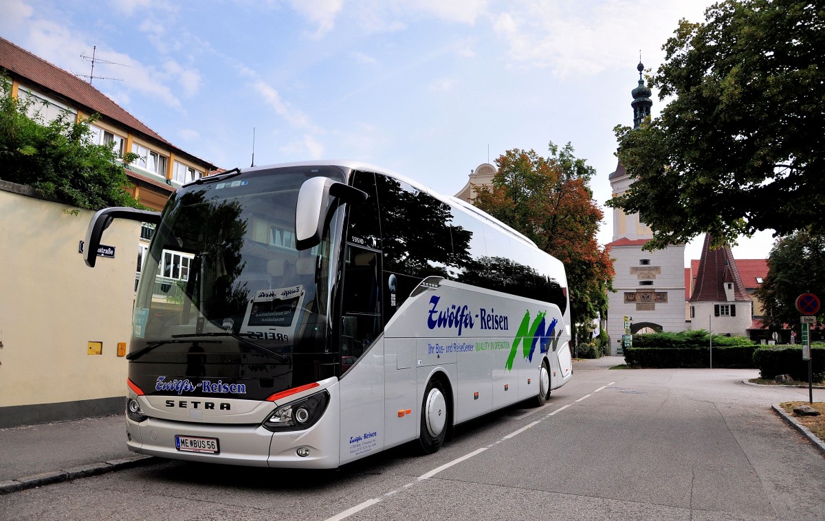 Setra 515 HD von Zw�lfer Reisen aus Nieder�sterreich am 27.7.2014 in Krems.
