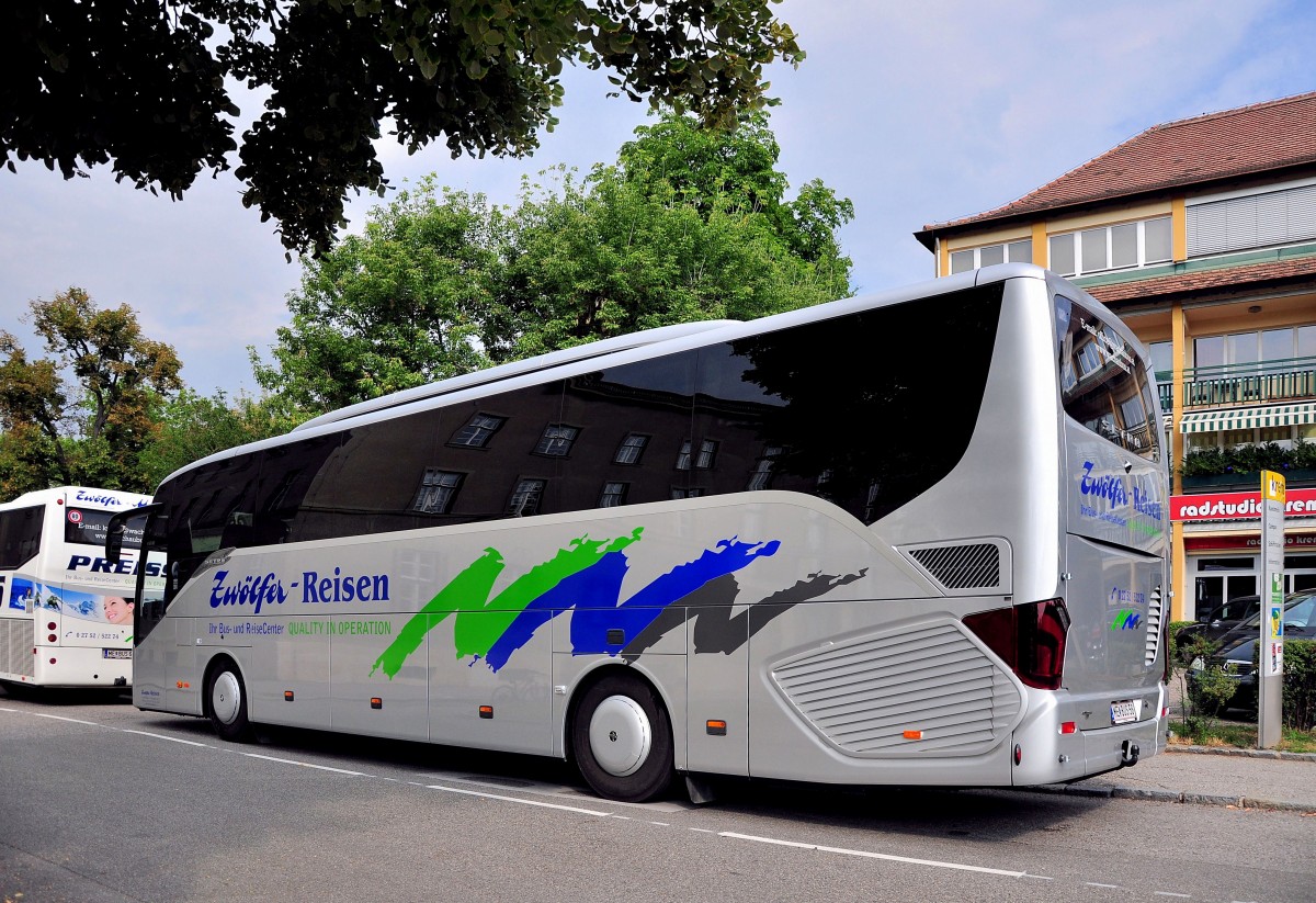 Setra 515 HD von Zw�lfer Reisen aus Nieder�sterreich am 27.7.2014 in Krems.