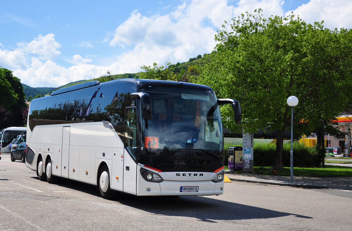 Setra 516 HD aus M�dling bei Wien in Krems gesehen.