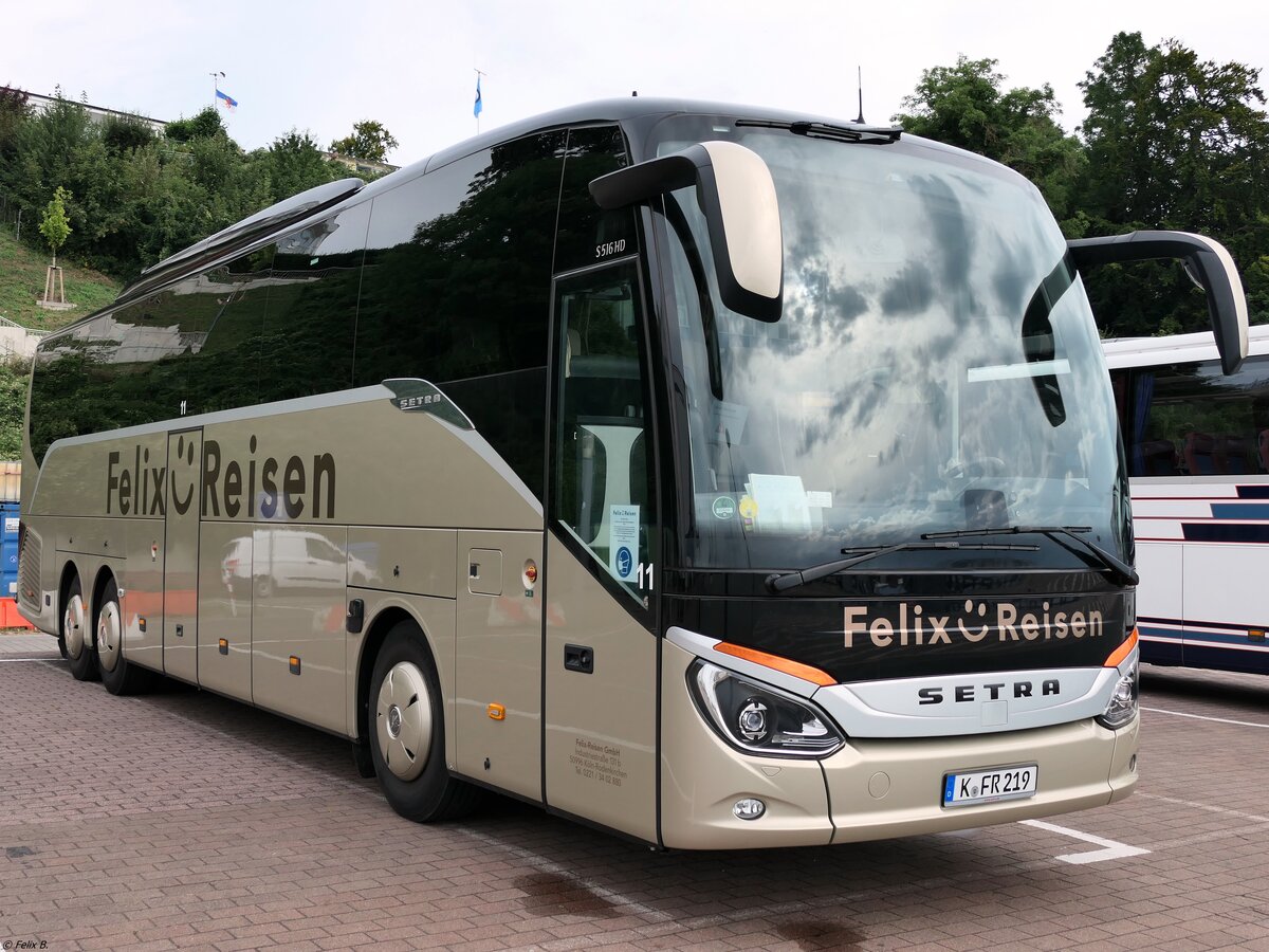 Setra 516 HD von Felix-Reisen aus Deutschland im Stadthafen Sassnitz.