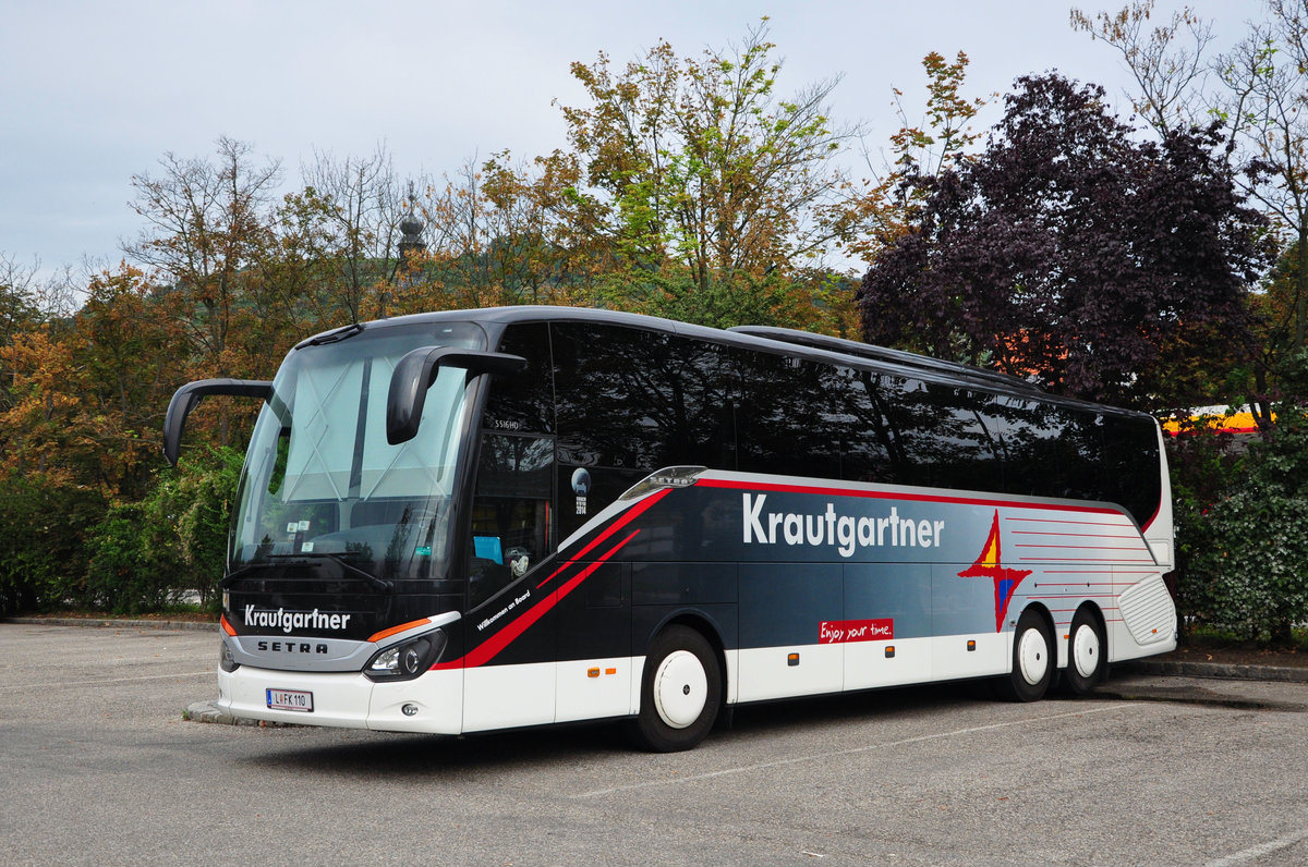 Setra 516 HD von Krautgartner Reisen aus �sterreich in Krems gesehen.
