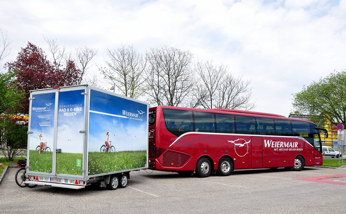 Setra 516 HD mit Radanh�nger von Weiermair Reisen aus �sterreich in Krems.
