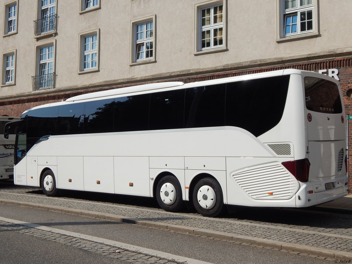 Setra 516 HD von Ostseewindreisen aus Deutschland in Rostock.