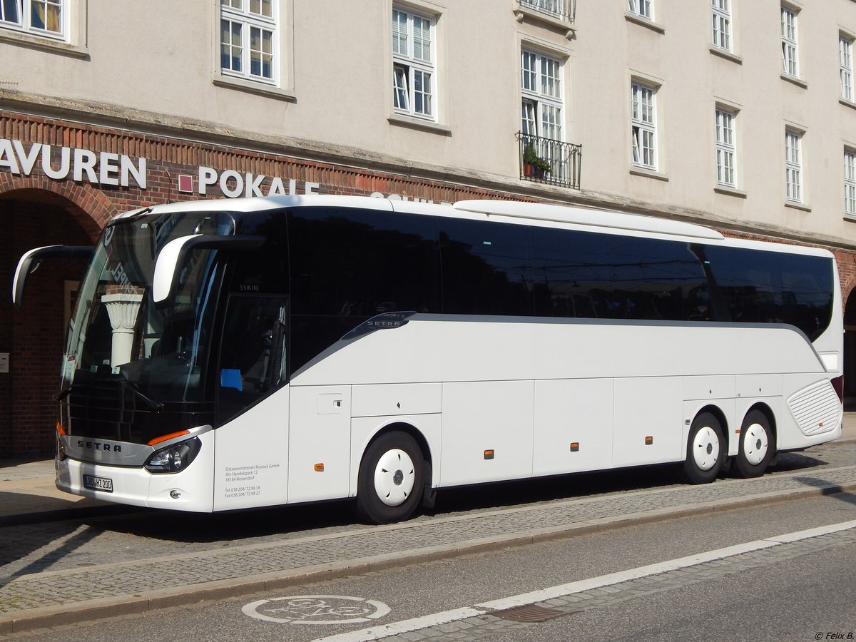 Setra 516 HD von Ostseewindreisen aus Deutschland in Rostock.