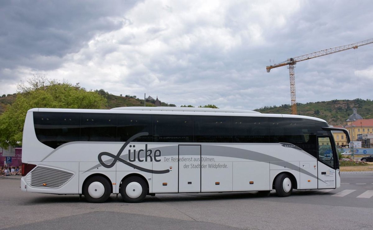 Setra 516 HD vom Reisedienst L�cke aus der BRD 07/2017 in Krems.