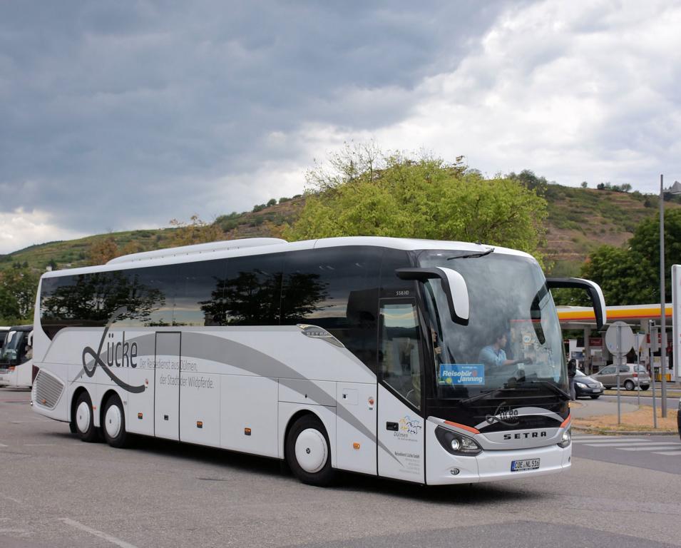 Setra 516 HD vom Reisedienst L�cke aus der BRD 07/2017 in Krems.