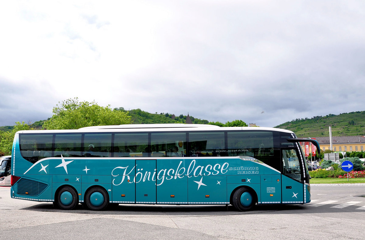 Setra 516 HD von Sch�rnig Reisen aus der BRD in Krems gesehen.