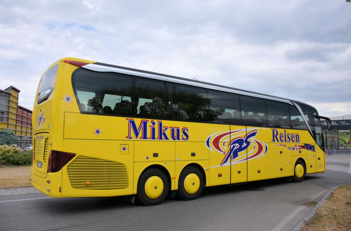 Setra 516 HDH von Mikus Reisen aus der BRD 2017 in Krems.