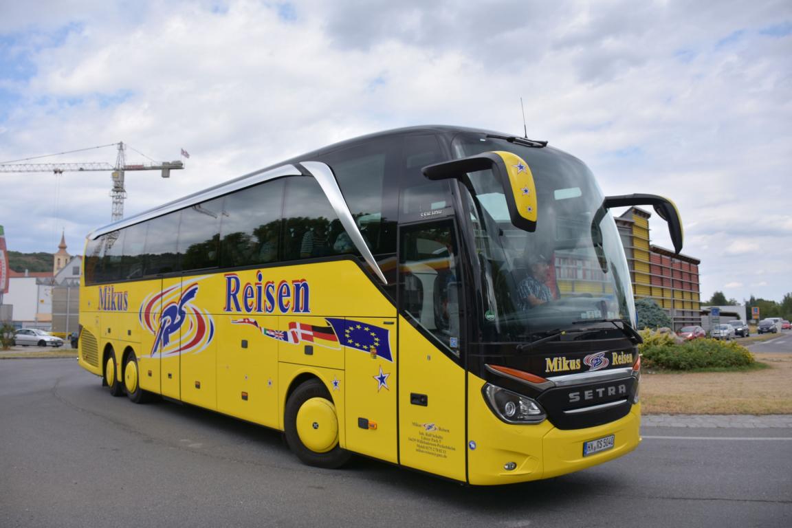 Setra 516 HDH von Mikus Reisen aus der BRD 2017 in Krems.