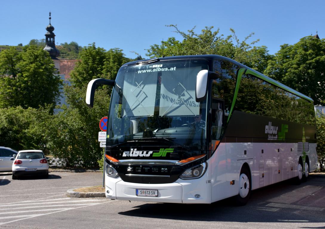 Setra 517 HD von Albus Reisen aus �sterreich 06/2017 in Krems.