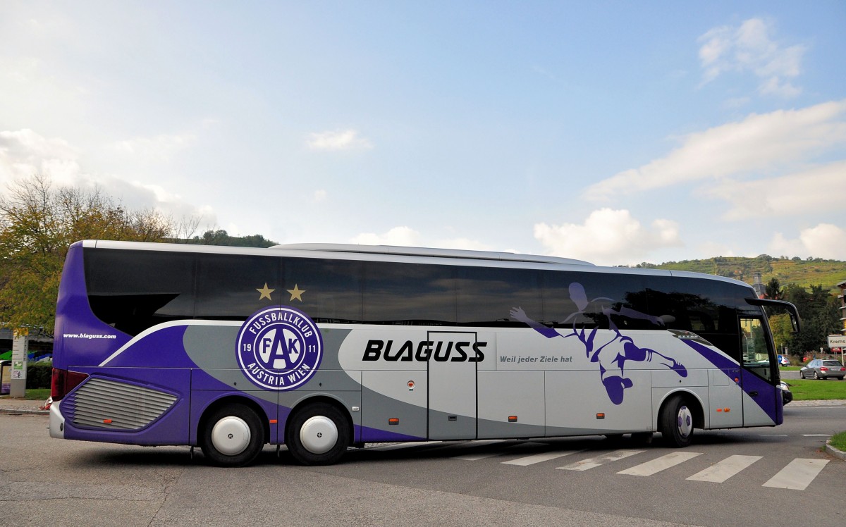 Setra 517 HD von Blaguss Reisen aus �sterreich am 2.Okt.2014 in Krems.