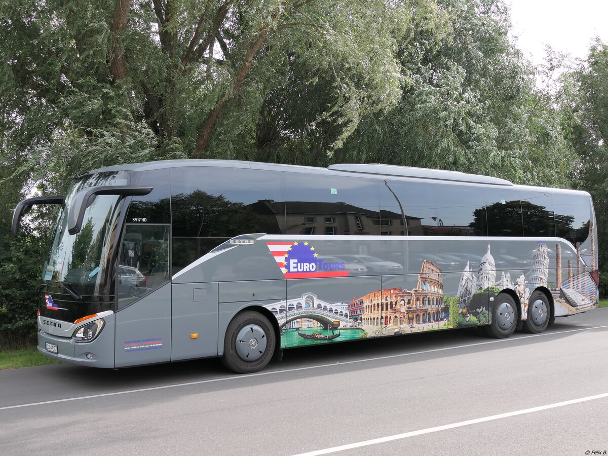 Setra 517 HD von Euro Tours aus Polen in Stralsund.