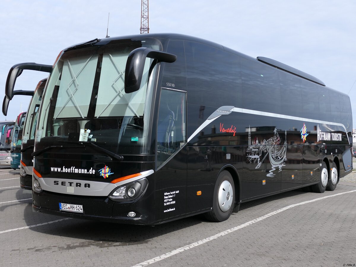 Setra 517 HD von Höffmann Touristik aus Deutschland in Stralsund.