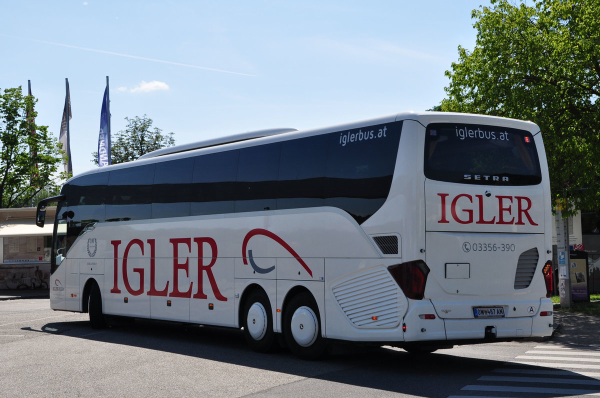 Setra 517 HD von IGLER Reisen aus �sterreich in Krems gesehen.