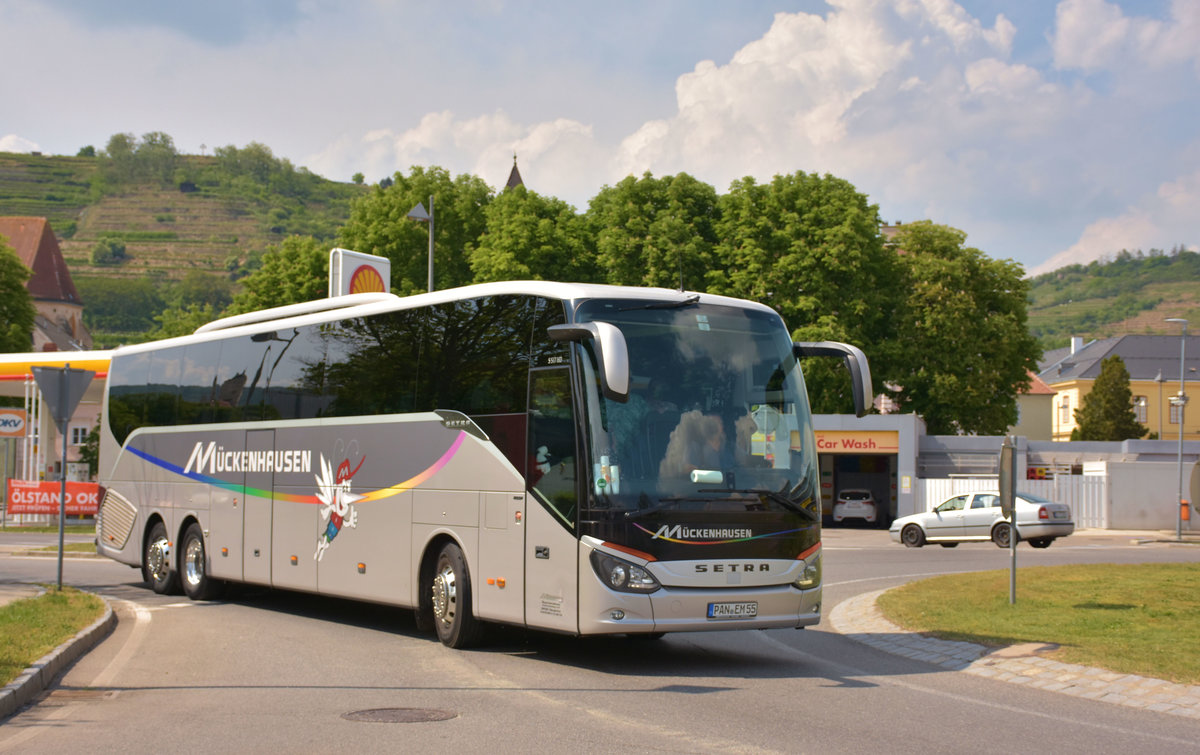 Setra 517 HD von M�ckenhausen Reisen aus der BRD im Mai 2018 in Krems.