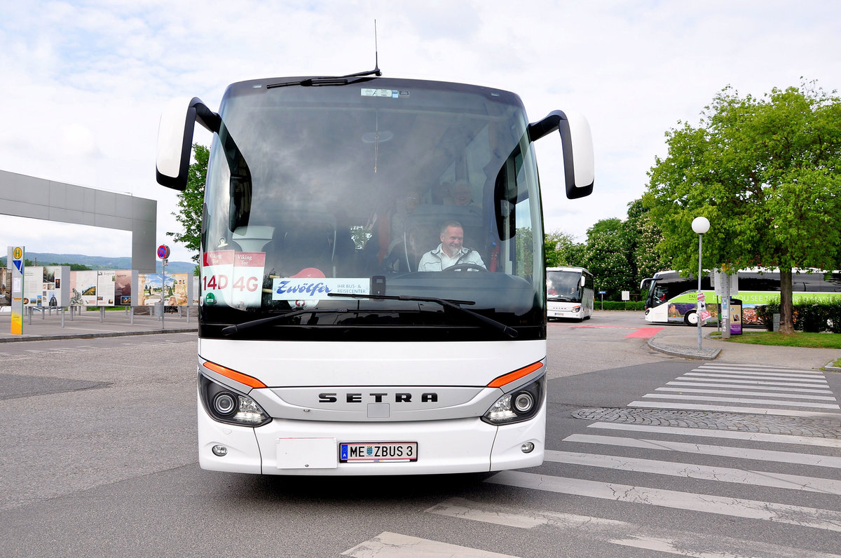 Setra 517 HD von Zw�lfer Reisen aus N.�. in Krems gesehen.