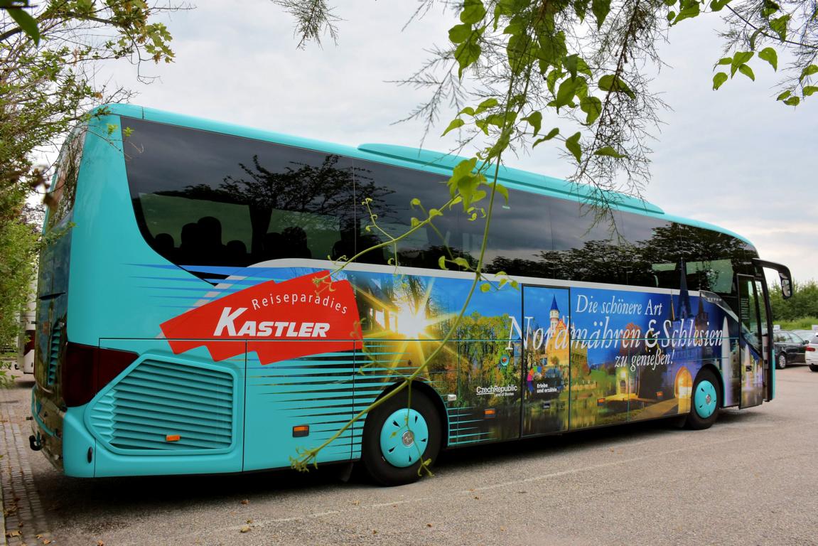 Setra S 515 HD vom Reiseparadies KASTLER aus Ober�sterreich 2018 in Krems gesehen.