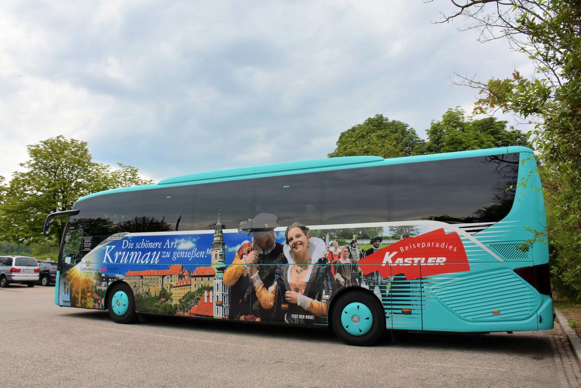 Setra S 515 HD vom Reiseparadies KASTLER aus Ober�sterreich 2018 in Krems gesehen.