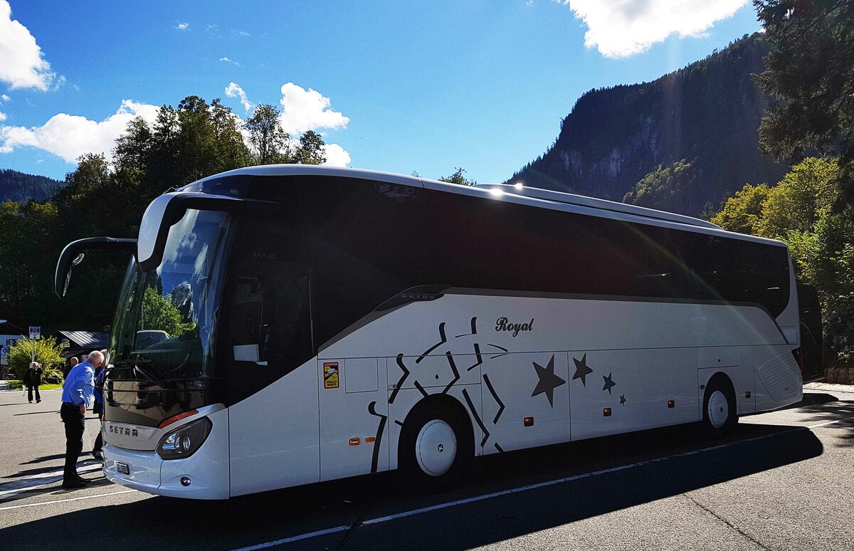 =Setra S 515 HD von ROYAL, steht auf dem Busparkplatz am K�nigsee, 09-2022