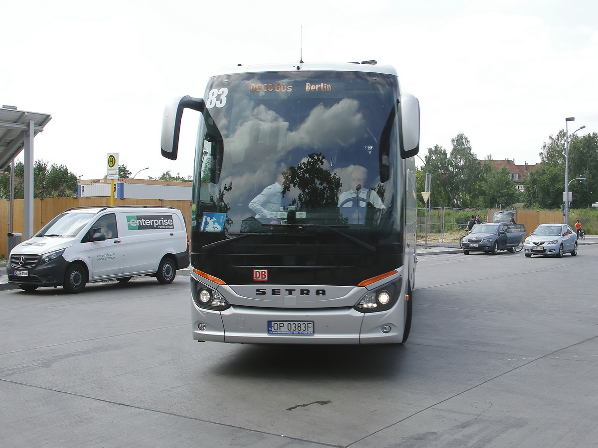 Setra S 515HD IC Bus am 17. Juni 2018 am Bahnhof Berlin S�dkreuz f�r die DB von Krakow Glowny (Dworzec autobusowy Bosacka 18) kommend.
