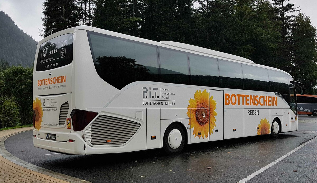 =Setra S 516 HD von BOTTENSCHEIN-Reisen steht im September 2022 auf dem Parkplatz Königsee