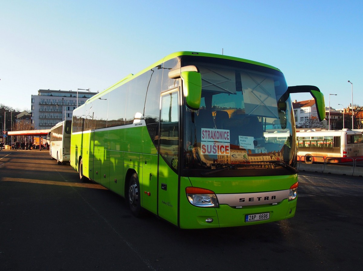 Setra S416 GT-HD von Autobusy V.K.J. s.r.o. in Prag Na Kn��ec� am 27.12.2013.