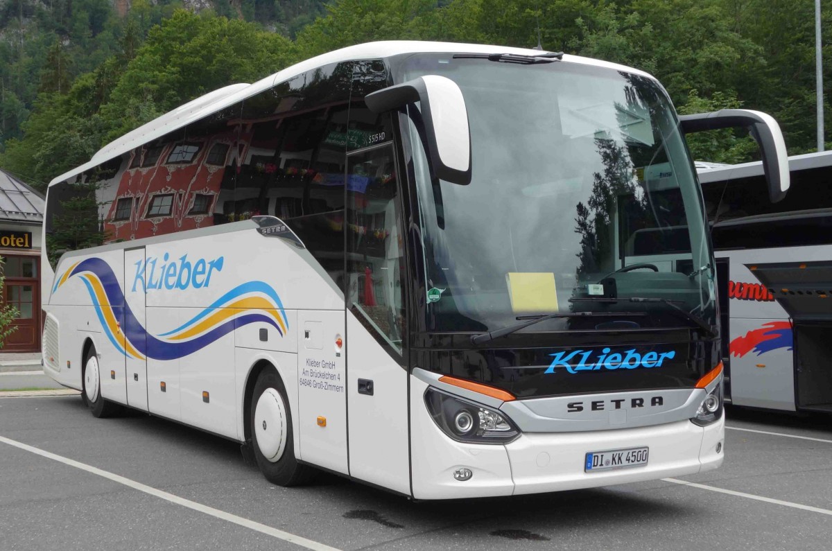 Setra S515 von Klieber-Reisen, steht auf dem Busparkplatz am K�nigsee im Juli 2015