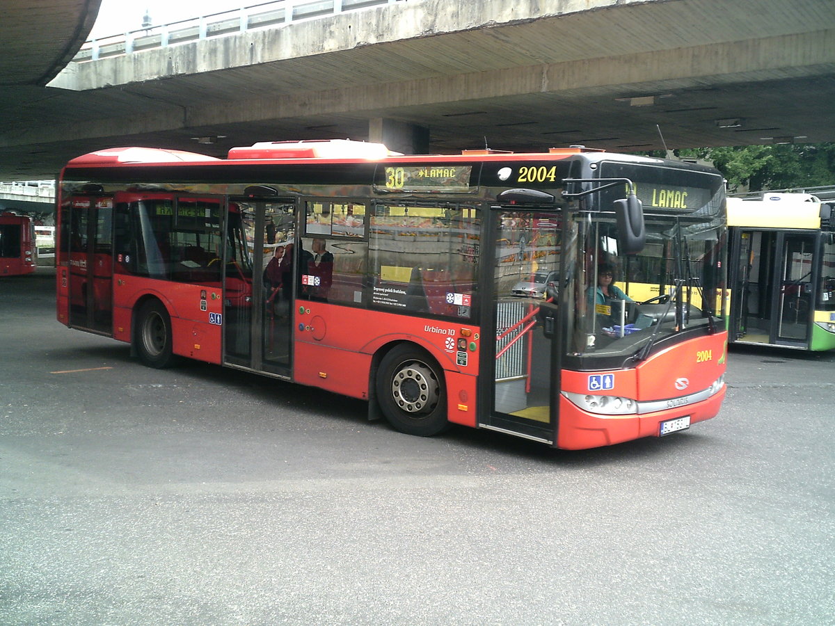 Slowakischer Bus am Busbahnhof in Bratislava