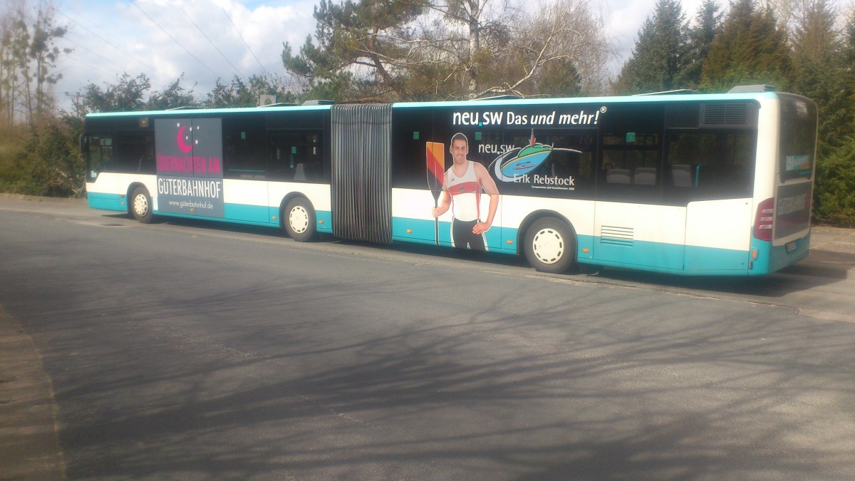 ....so machen Mittlerweise sechs Citaro der Stadtwerke NB SW 559,582,583 585,586,592 Werbung f�r den G�terbahnhof aber immer f�r ein anderes Unternehmen was dort zu finden ist am G�terbahnhof und auf den Traffic Borden dann auch zu sehen ist 