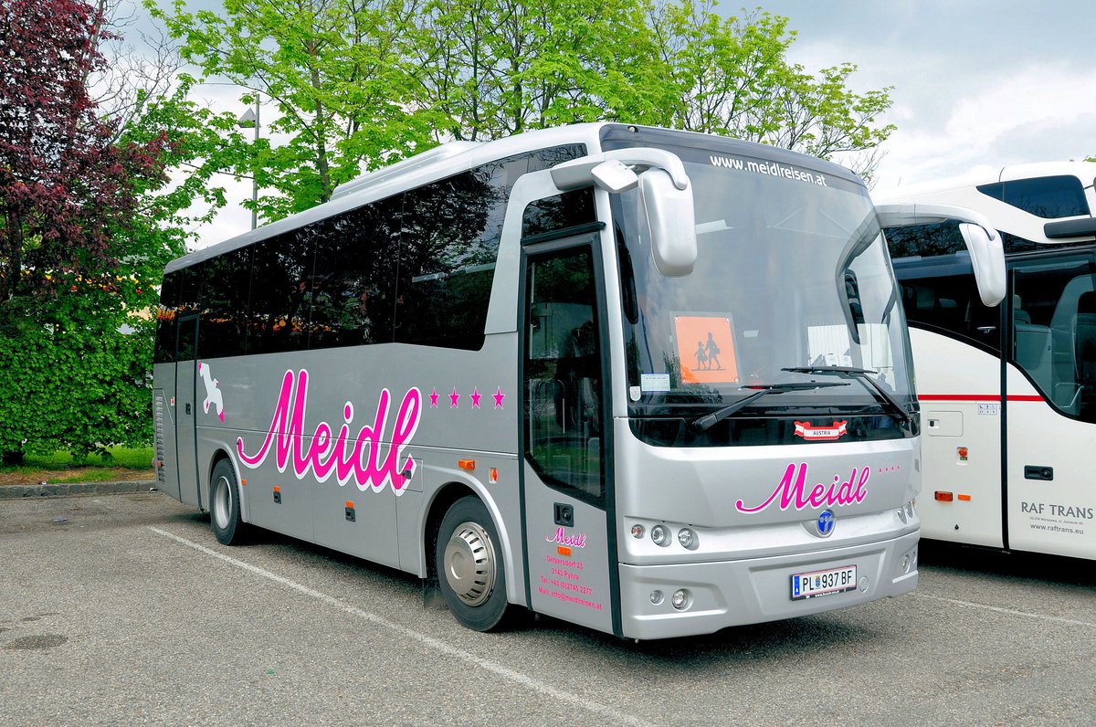 Temsa Bus von Meidl Reisen aus Nieder�sterreich in Krems gesehen.