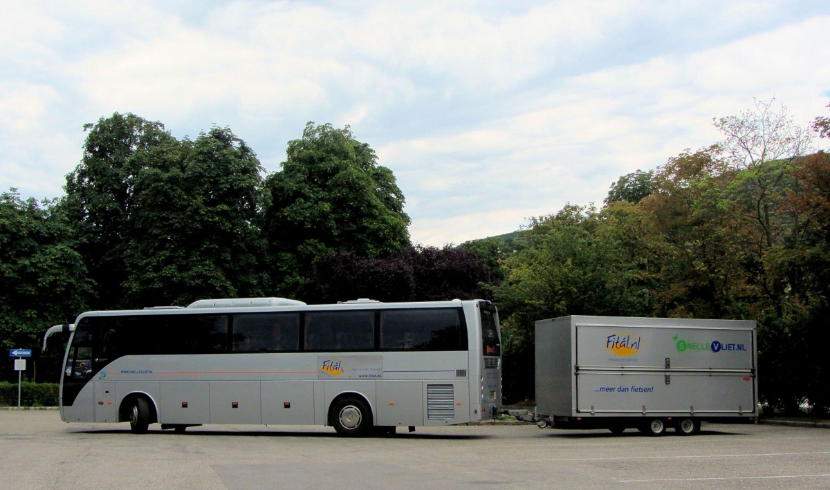 TEMSA SAFARI HD mit Radh�nger aus den NL im August 2013 in Krems.