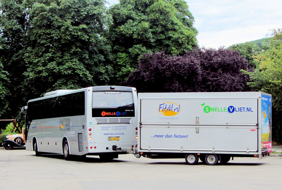 TEMSA SAFARI HD mit Radh�nger aus den NL im August 2013 in Krems.