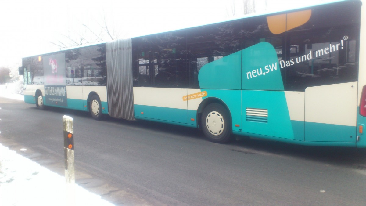 ...und noch mal der Citaro wo er in seiner vollen L�nge zusehen ist am Endhaltepunkt der Linie 8
