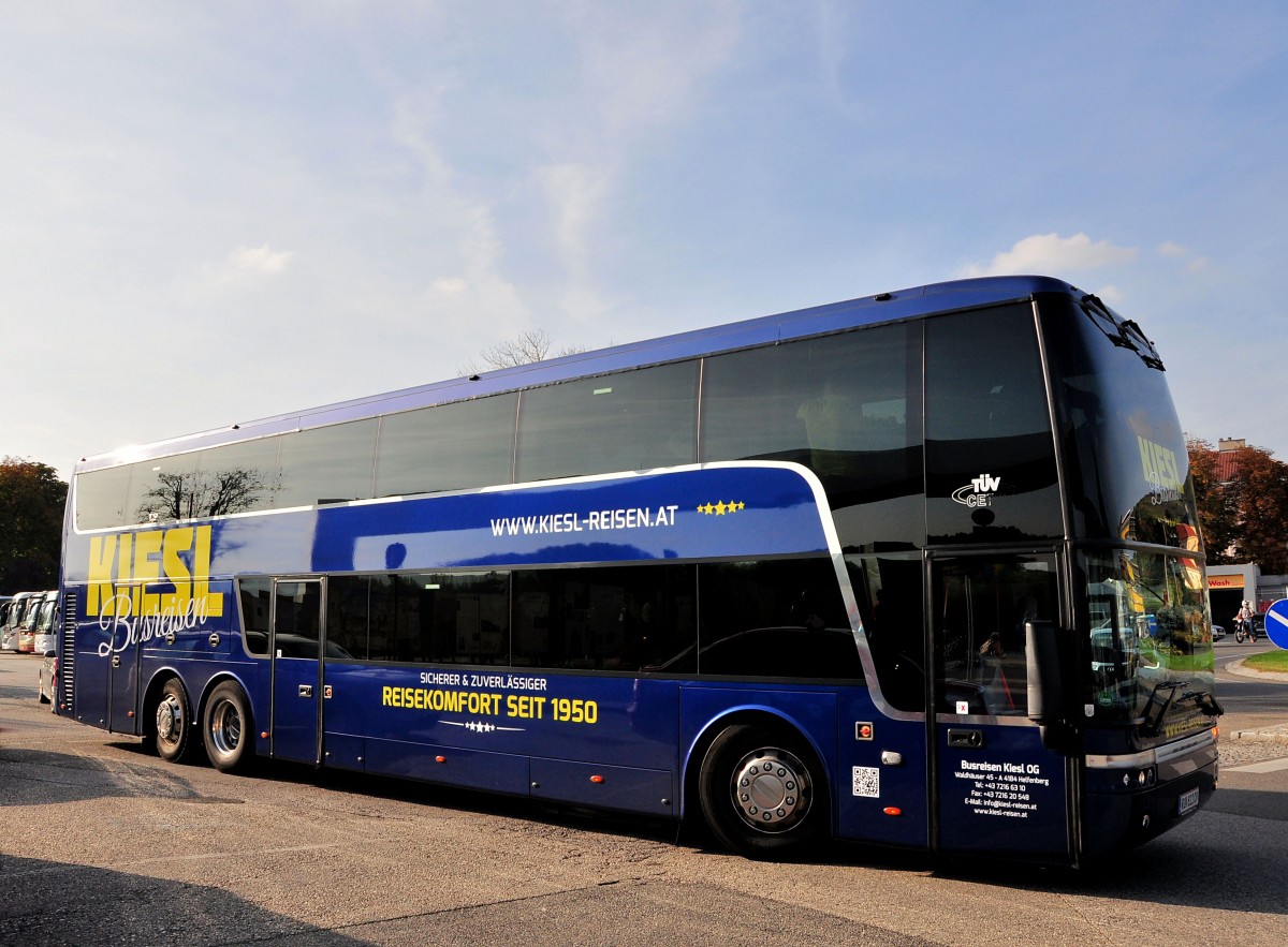 VAN HOOL T9 Astromega von Kiesl Reisen aus �sterreich am 12.10.2014 in Krems.