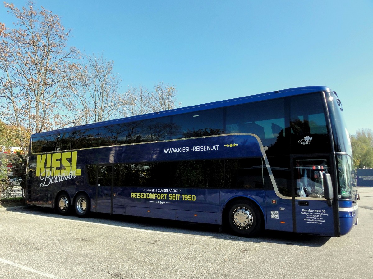 VAN HOOL T9 Astromega von Kiesl Reisen aus �sterreich am 12.10.2014 in Krems.