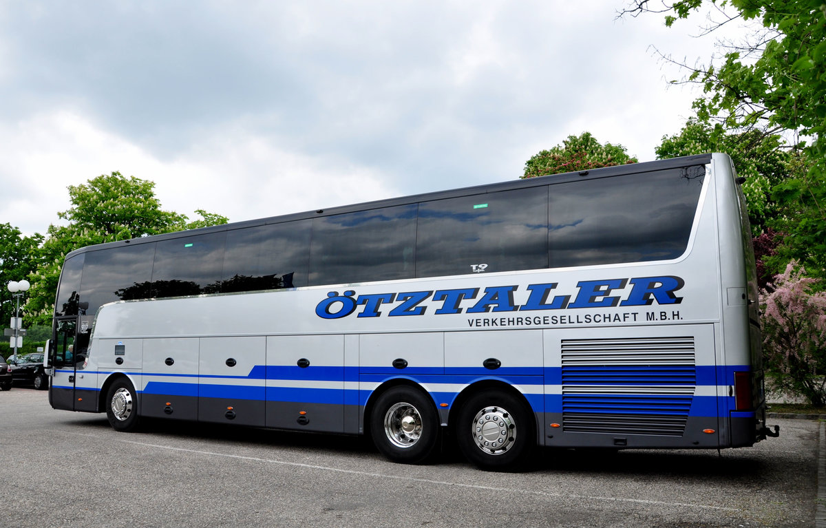 Van Hool T917 Altano von den �tztalern Verkehrsbetrieben in Krems gesehen.