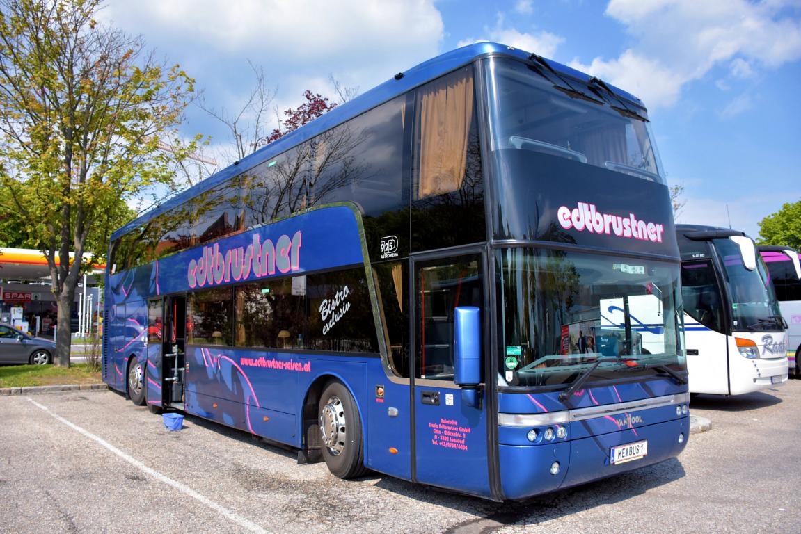 Van Hool T925 Astromega von Edtbrustner Reisen aus Nieder�sterreich in Krems.