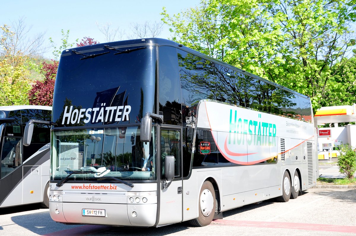 Van Hool TD925 Astromega von Hofst�tter Reisen aus �sterreich in Krems gesehen.