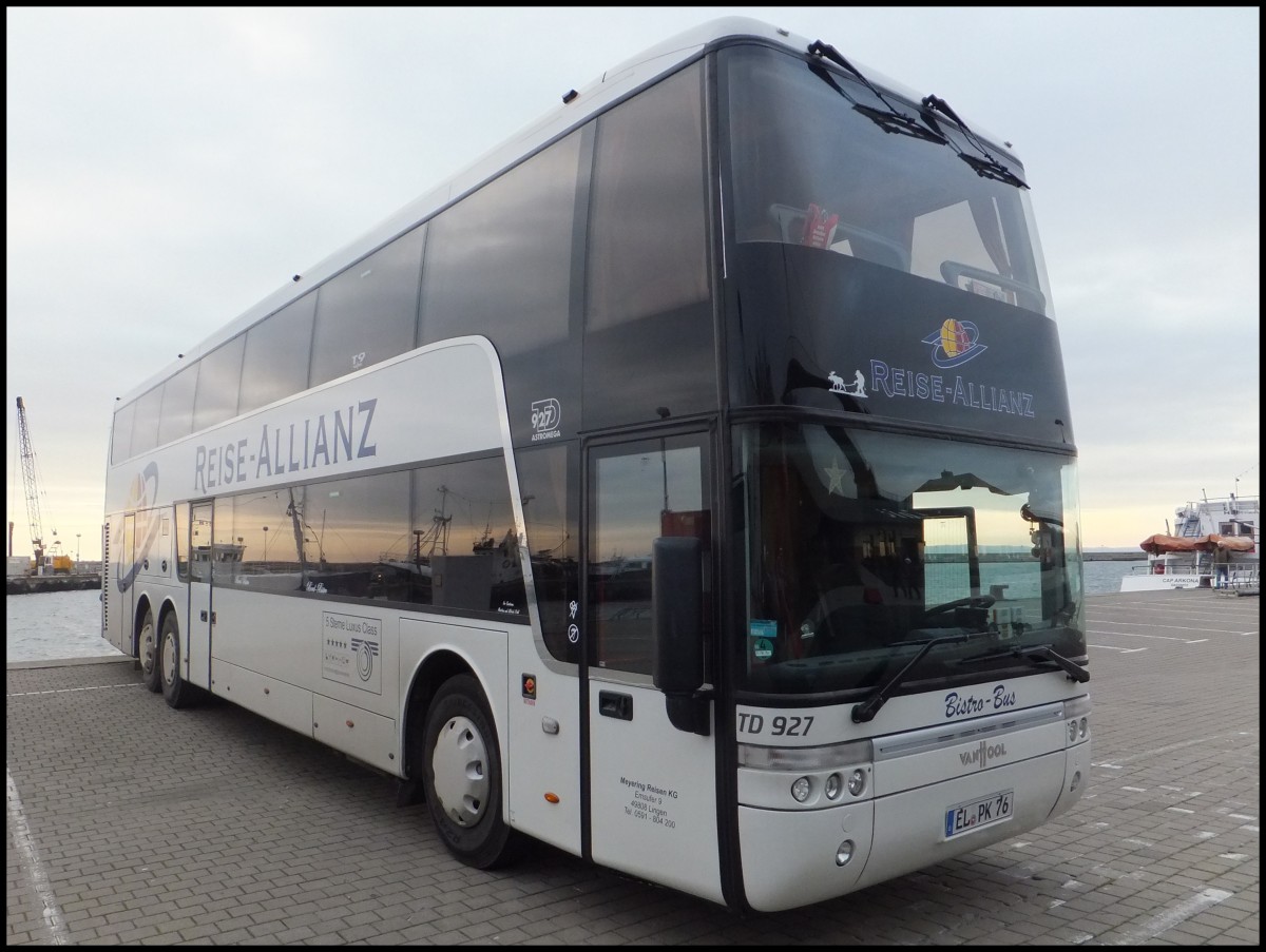 Van Hool TD927 von Reise-Allianz/Meyering aus Deutschland im Stadthafen Sassnitz.