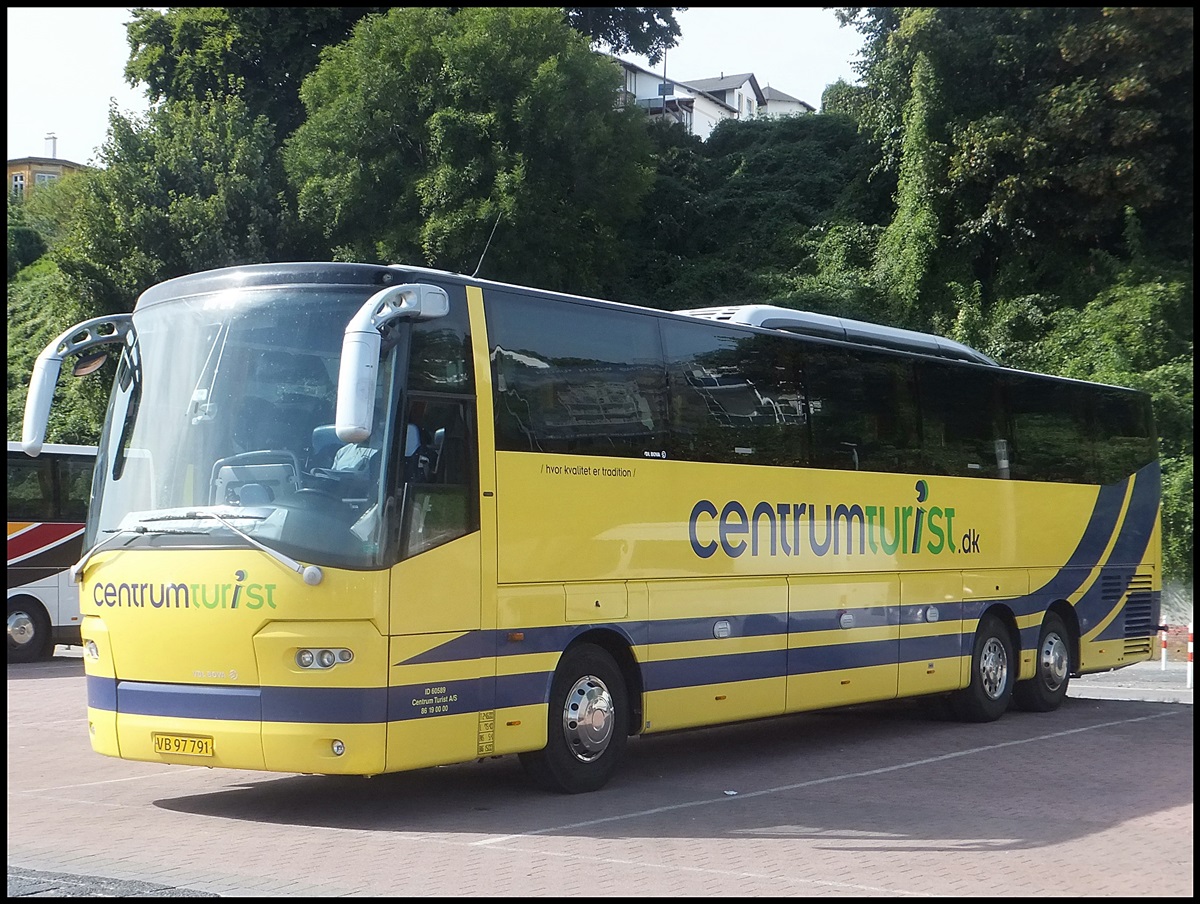 VDL Bova Magiq von CentrumTurist aus D�nemark im Stadthafen Sassnitz.