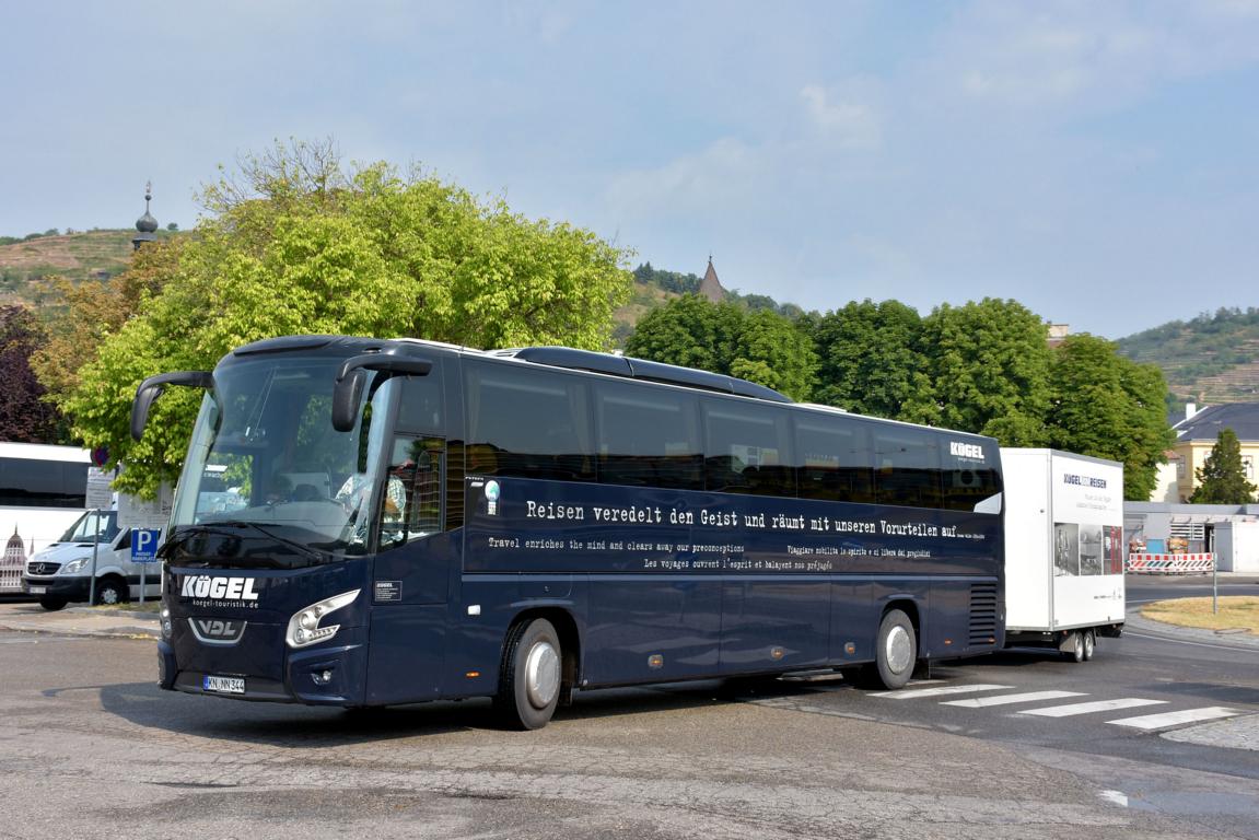 VDL Futura mit Radanh�nger von K�GEL Reisen aus der BRD 06/2017 in Krems.
