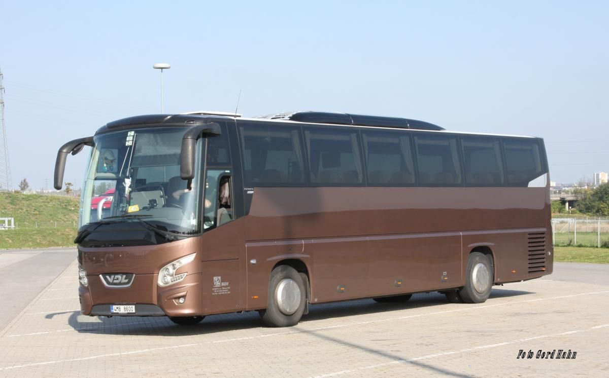 VDL Futura Reisebus am 12.10.2014 auf Rastplatz in Wien Schwechat in �sterreich.