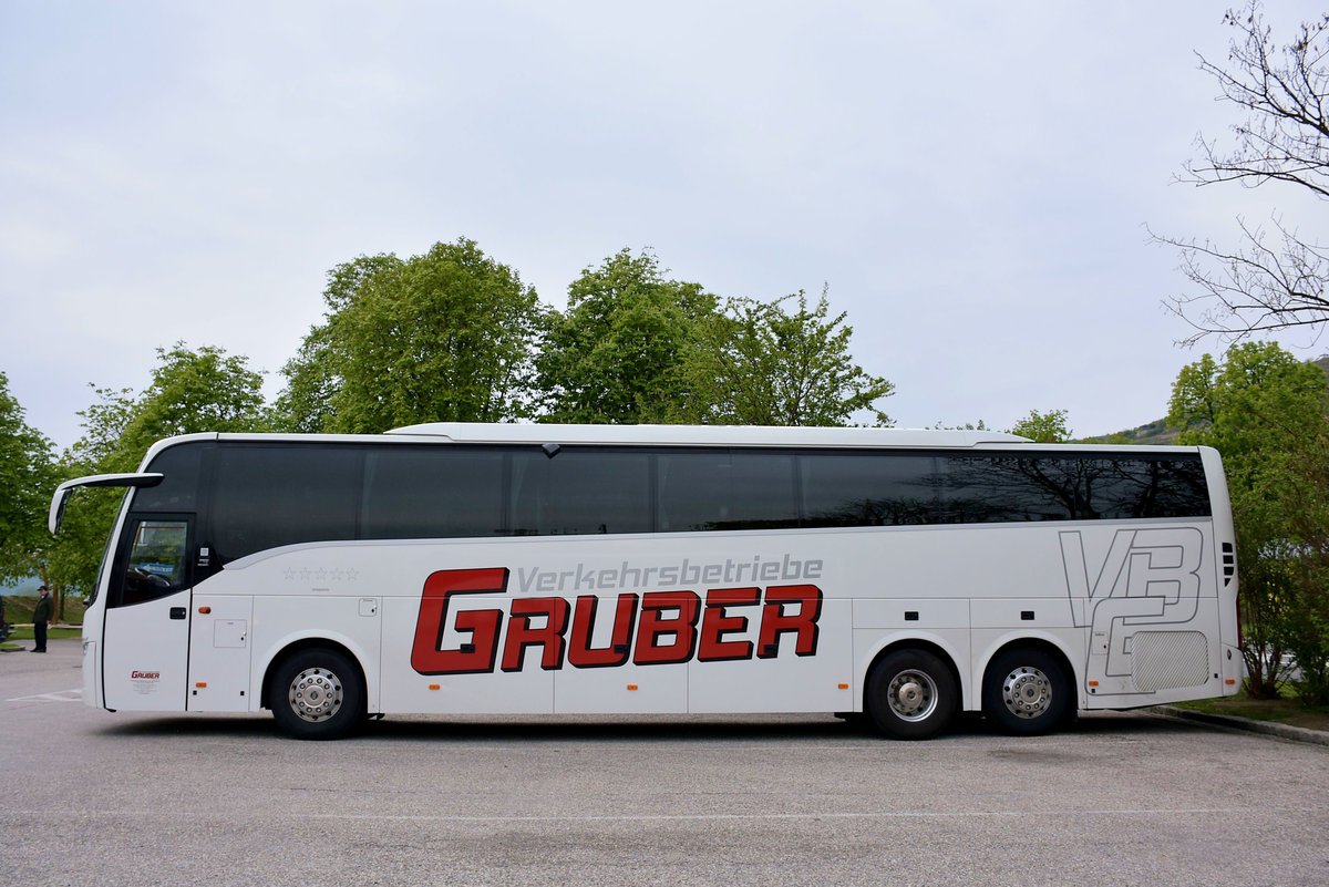 Volo 9900 vom Verkehrsbetrieb GRUBER aus �sterreich in Krems.